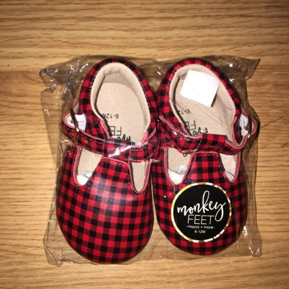 Monkey feet Buffalo plaid tstraps
